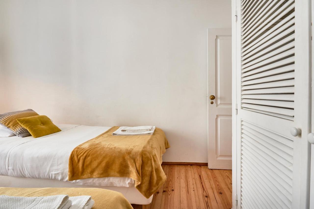 Spacious Bairro Alto Apartment With Courtyard, By Timecooler Lisbon Exterior photo