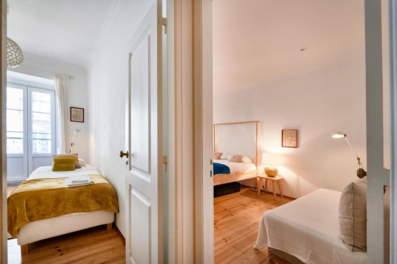 Spacious Bairro Alto Apartment With Courtyard, By Timecooler Lisbon Exterior photo