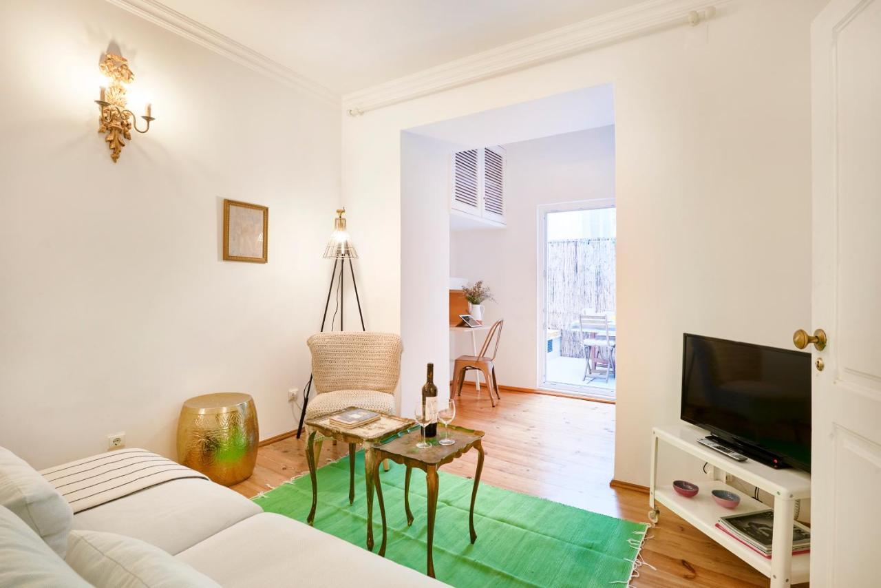 Spacious Bairro Alto Apartment With Courtyard, By Timecooler Lisbon Exterior photo
